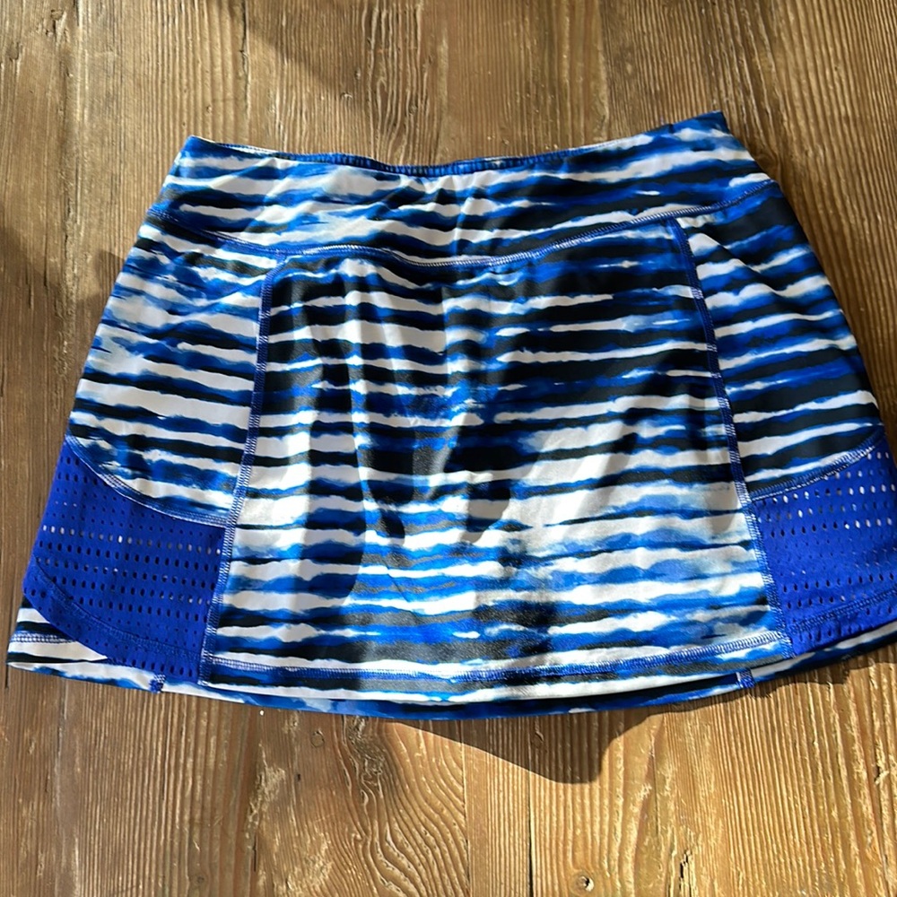 Black Blue and white Athletic TekGear skort. Size large